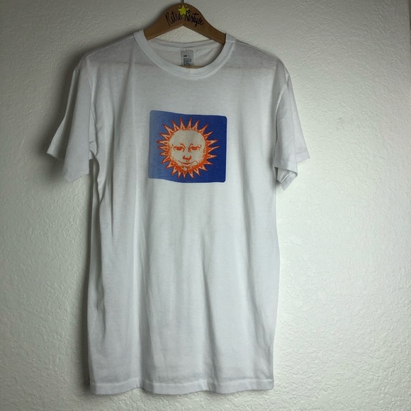 π Vintage π 1994 Avon Single Stitch Sun Tee - Picture 2 of 7